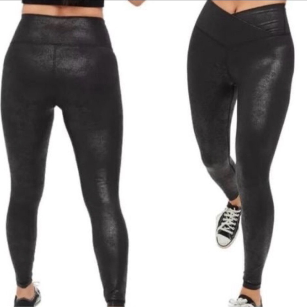 Offline by Aerie High-Waisted Black Leggings Size S